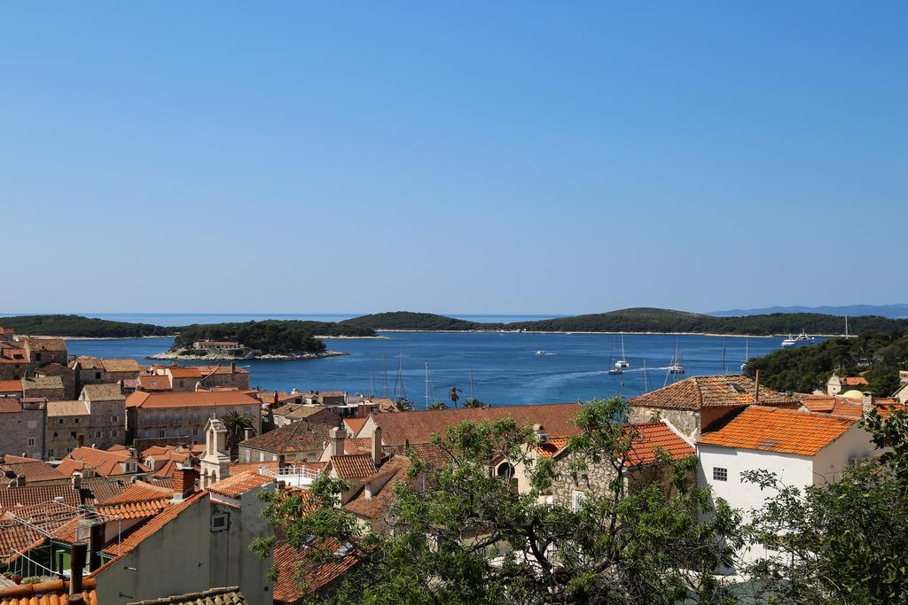 Apartments Seka Hvar Town Exterior foto